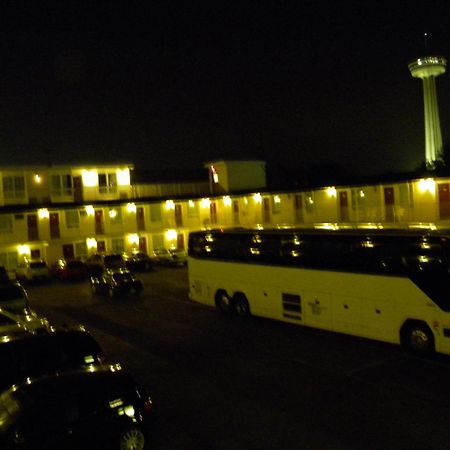 Fairway Inn By The Falls Niagara Falls Zewnętrze zdjęcie