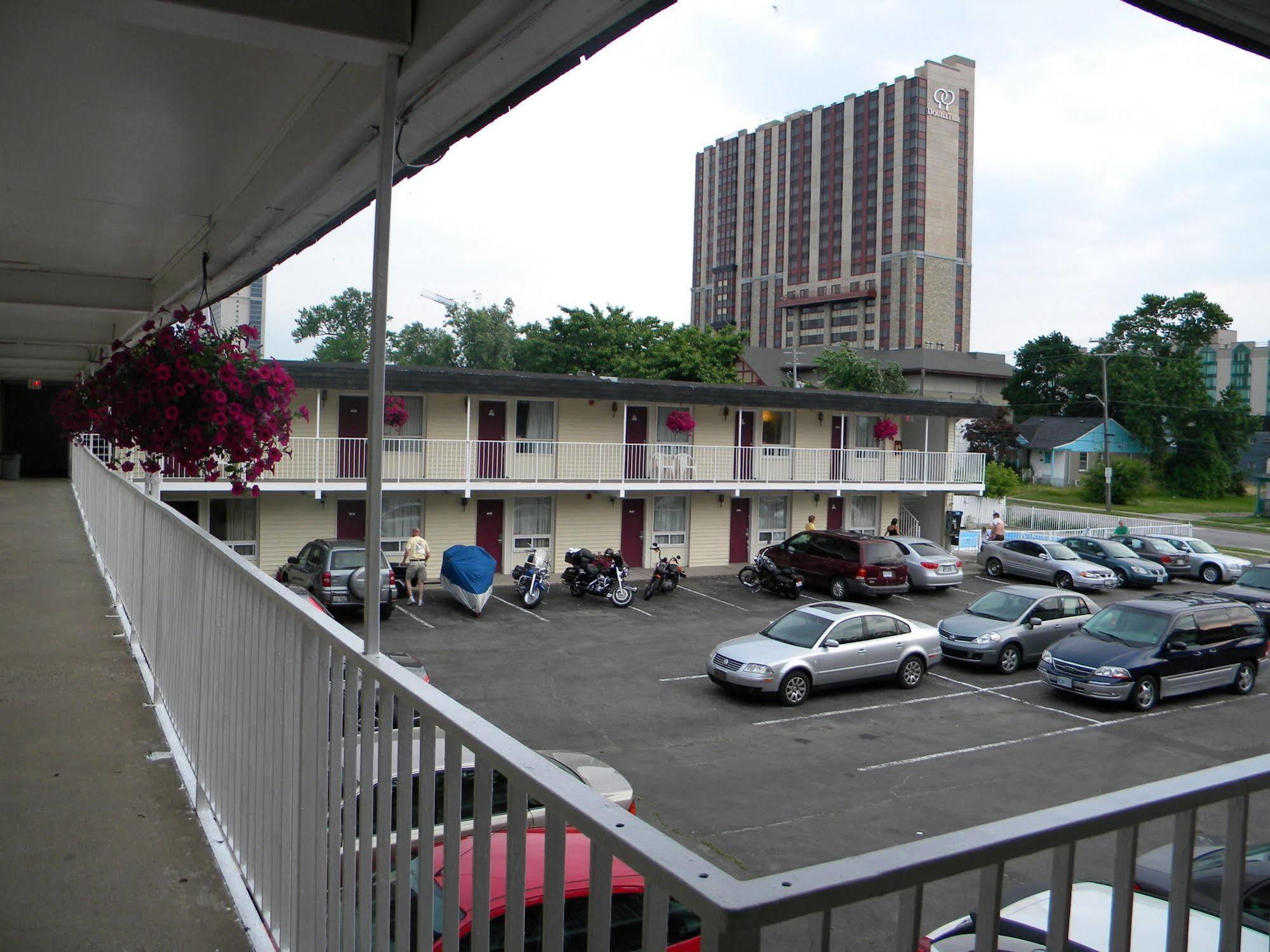 Fairway Inn By The Falls Niagara Falls Zewnętrze zdjęcie