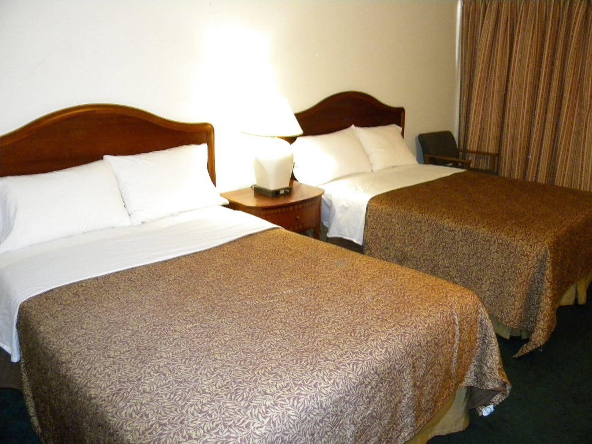 Fairway Inn By The Falls Niagara Falls Zewnętrze zdjęcie